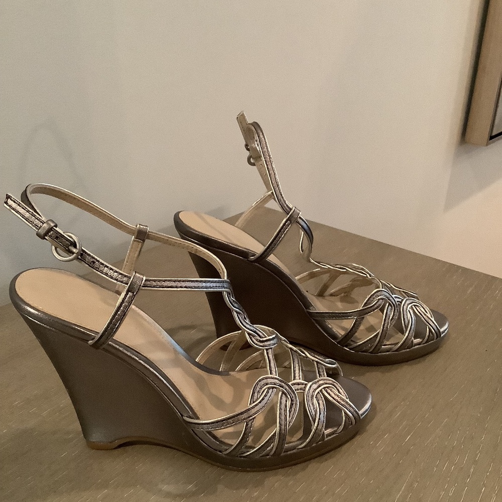 Elie Tahari wedge sling back sandal